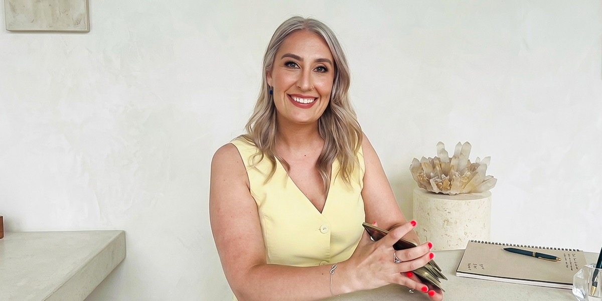 When Grief Feels Unfinished: How Sarah Marshall’s Psychic Medium Readings Help People Reconnect with Loved Ones Beyond Death